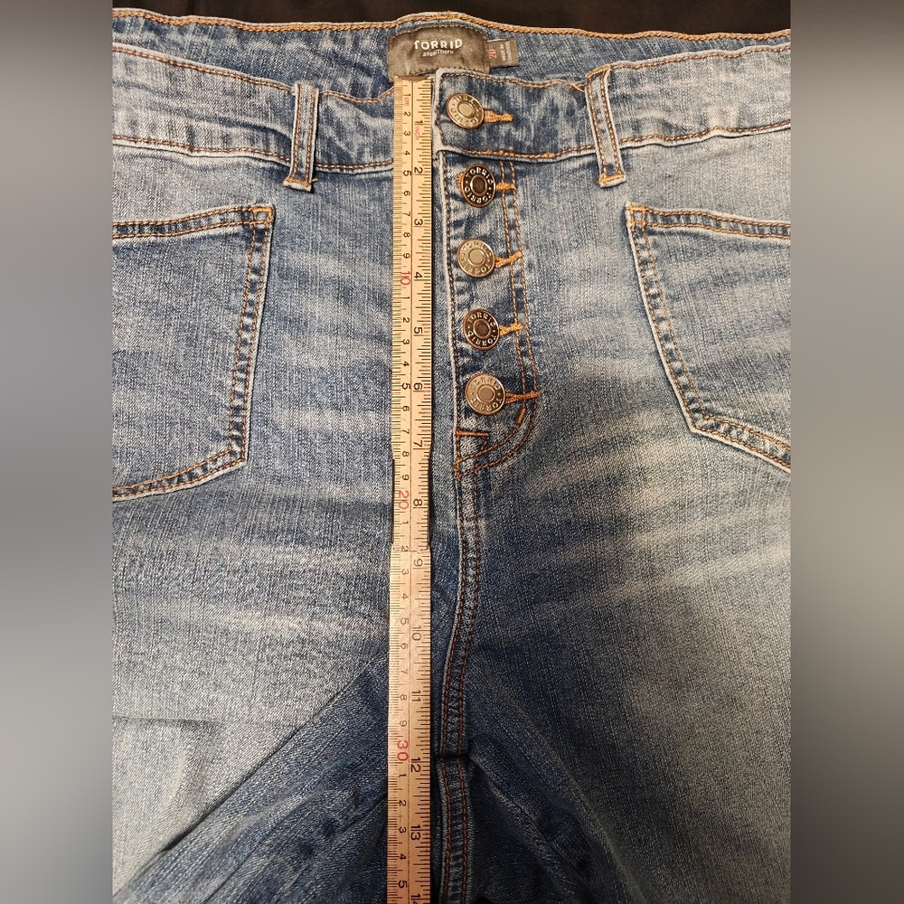 Torrid Button Fly Cropped Wide Leg Jeans Size 20 - Picture 5 of 12